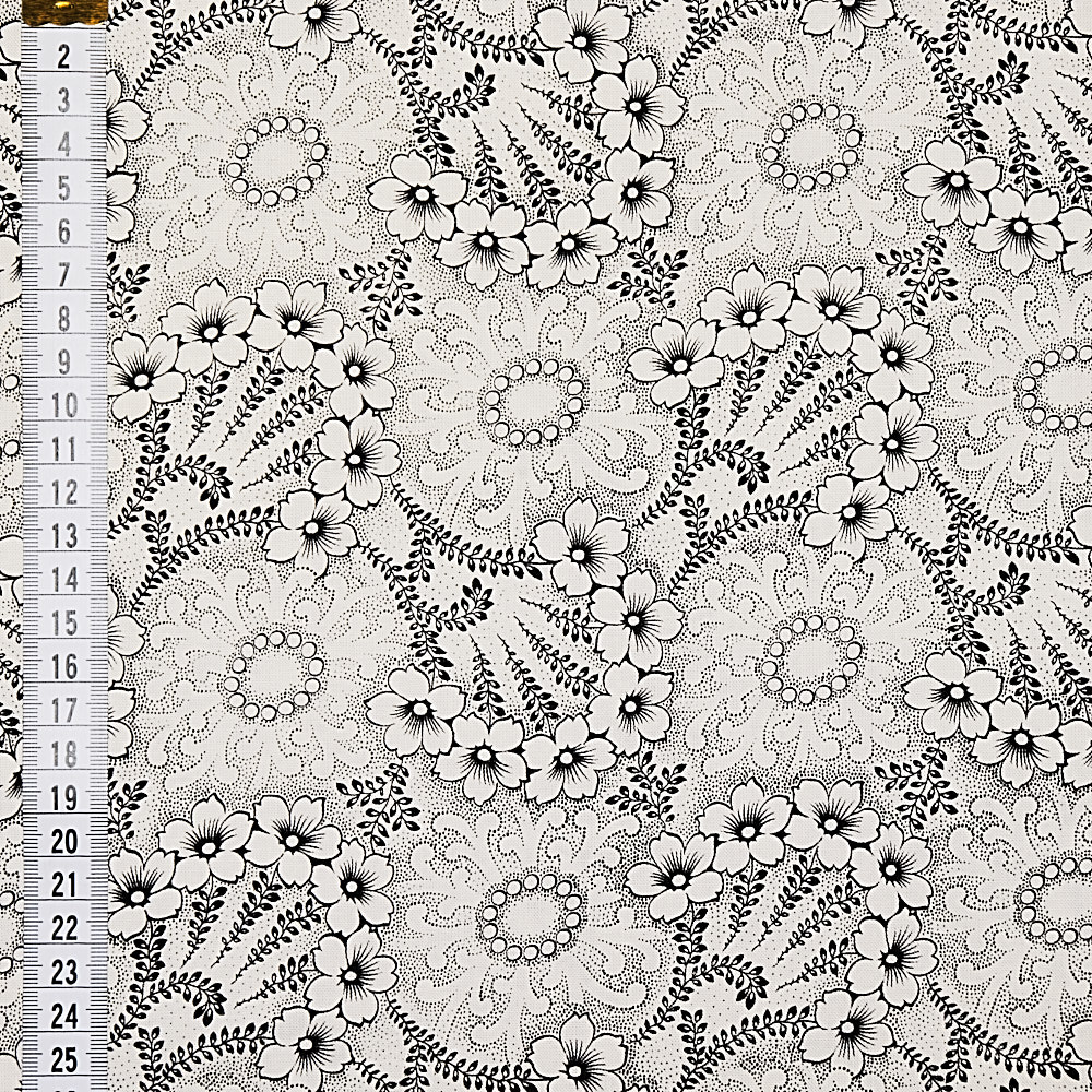 Ткань хлопок для пэчворка белый серый, цветы, Timeless Treasures (арт. Noir-C7309 Ivory)