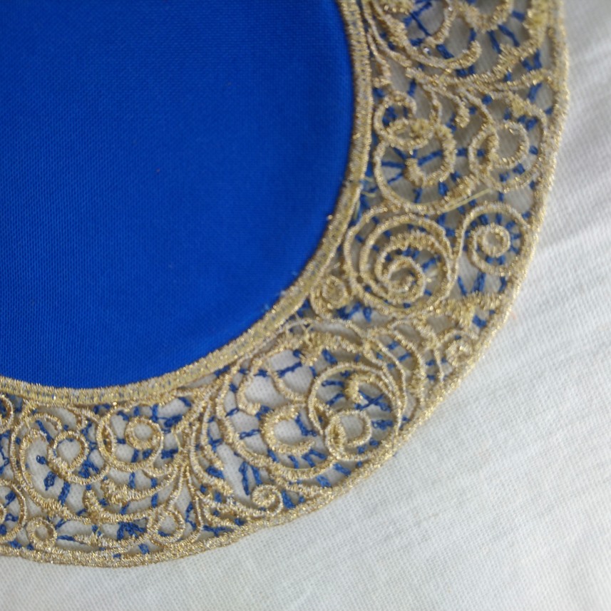 Салфетка с вышивкой