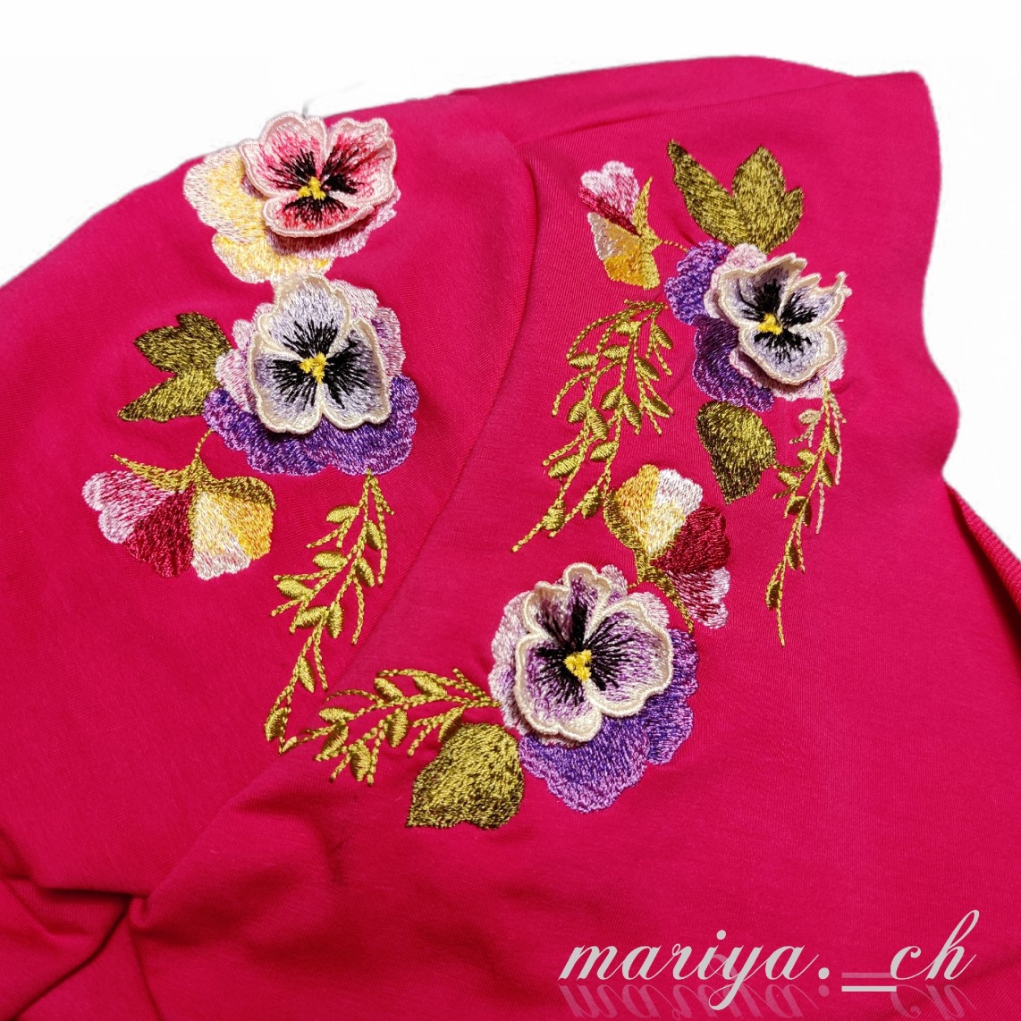 Жакет с вышивкой «Анютки для Анютки»