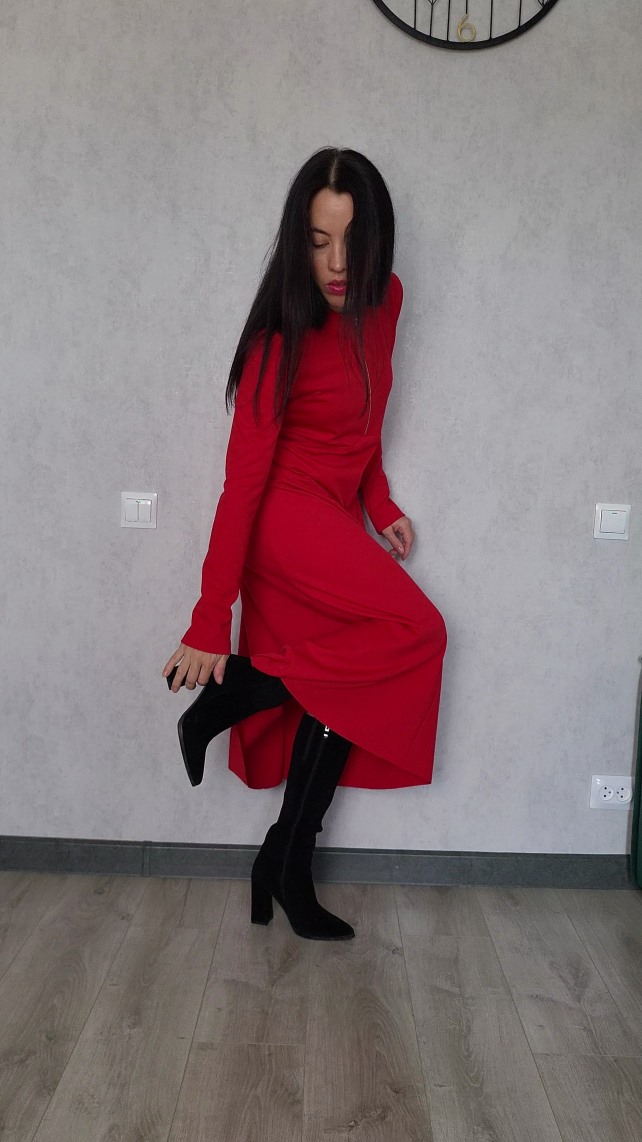 Платье в символичном цвете нового года