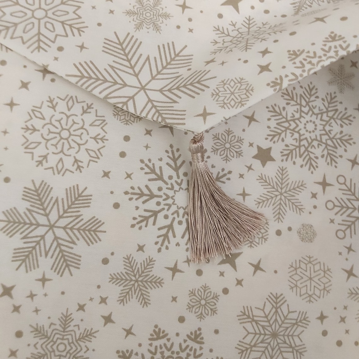 Наволочка с кисточкой