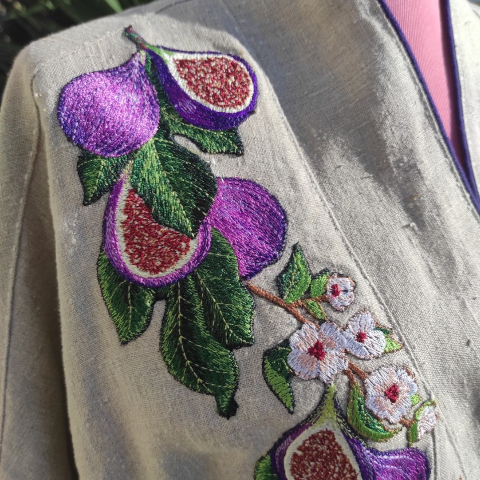 Жакет с вышивкой «Сладкий инжир»