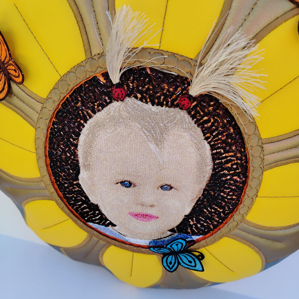 Подушка «Подсолнух с портретом»