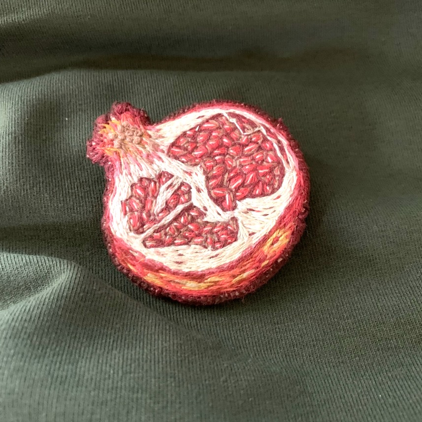 Брошь « Гранат»