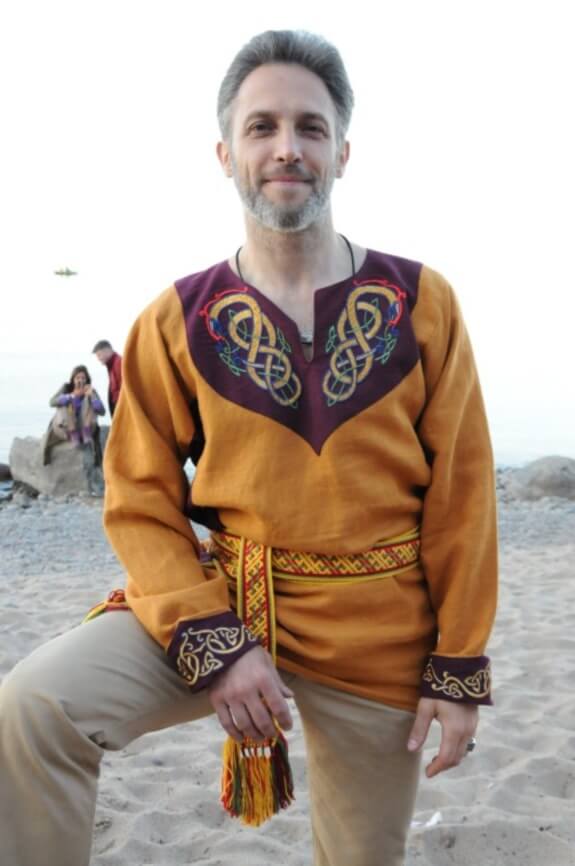 Рубашка мужская с вышивкой «Славянский стиль»