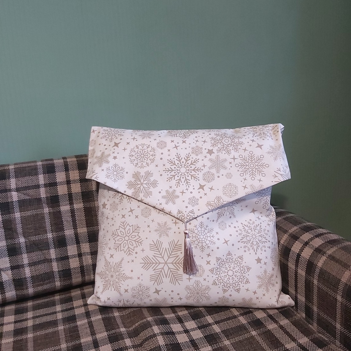 Наволочка с кисточкой