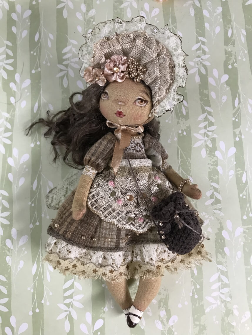 Текстильная мини-кукла «Карина»