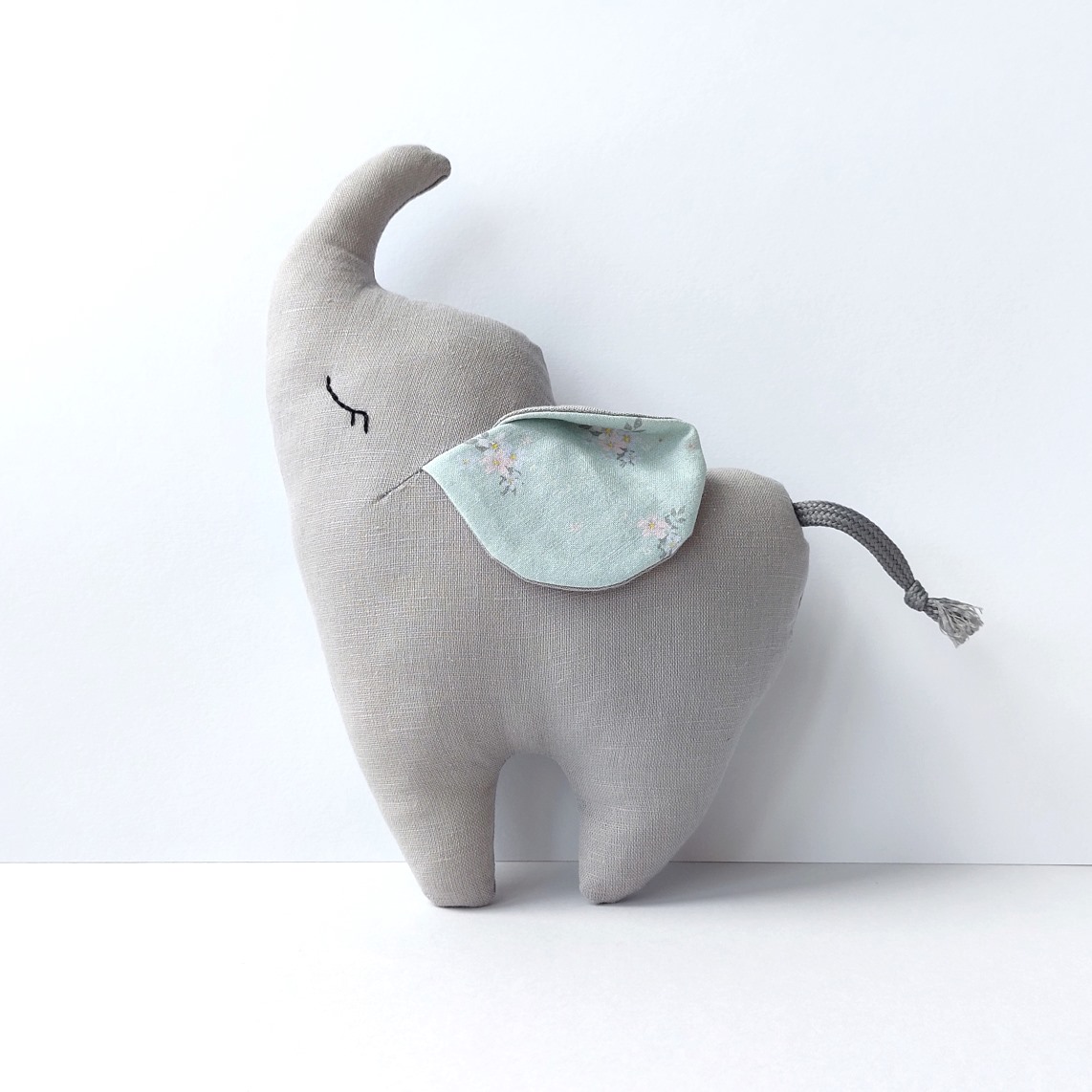 Игрушка «Слоник из льна»