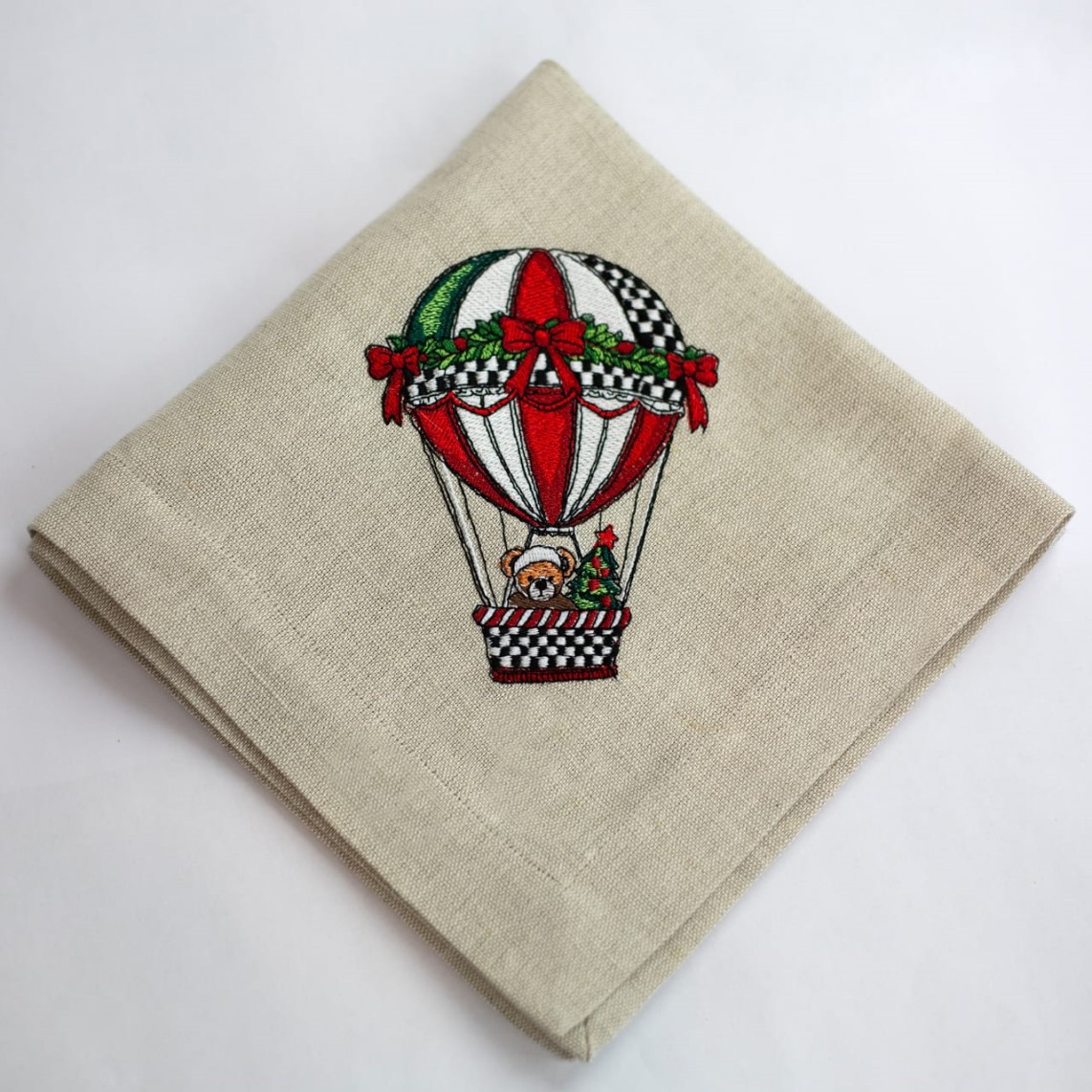 Салфетки сервировочные с вышивкой 40 х 40 см