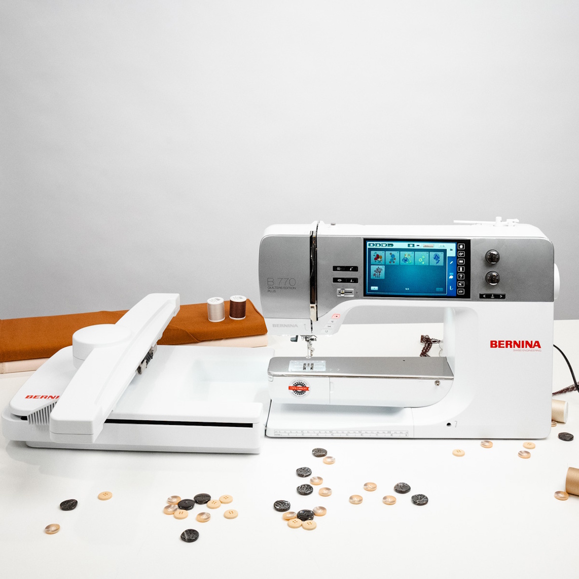 Швейно-вышивальная машина Bernina 770 QE PLUS