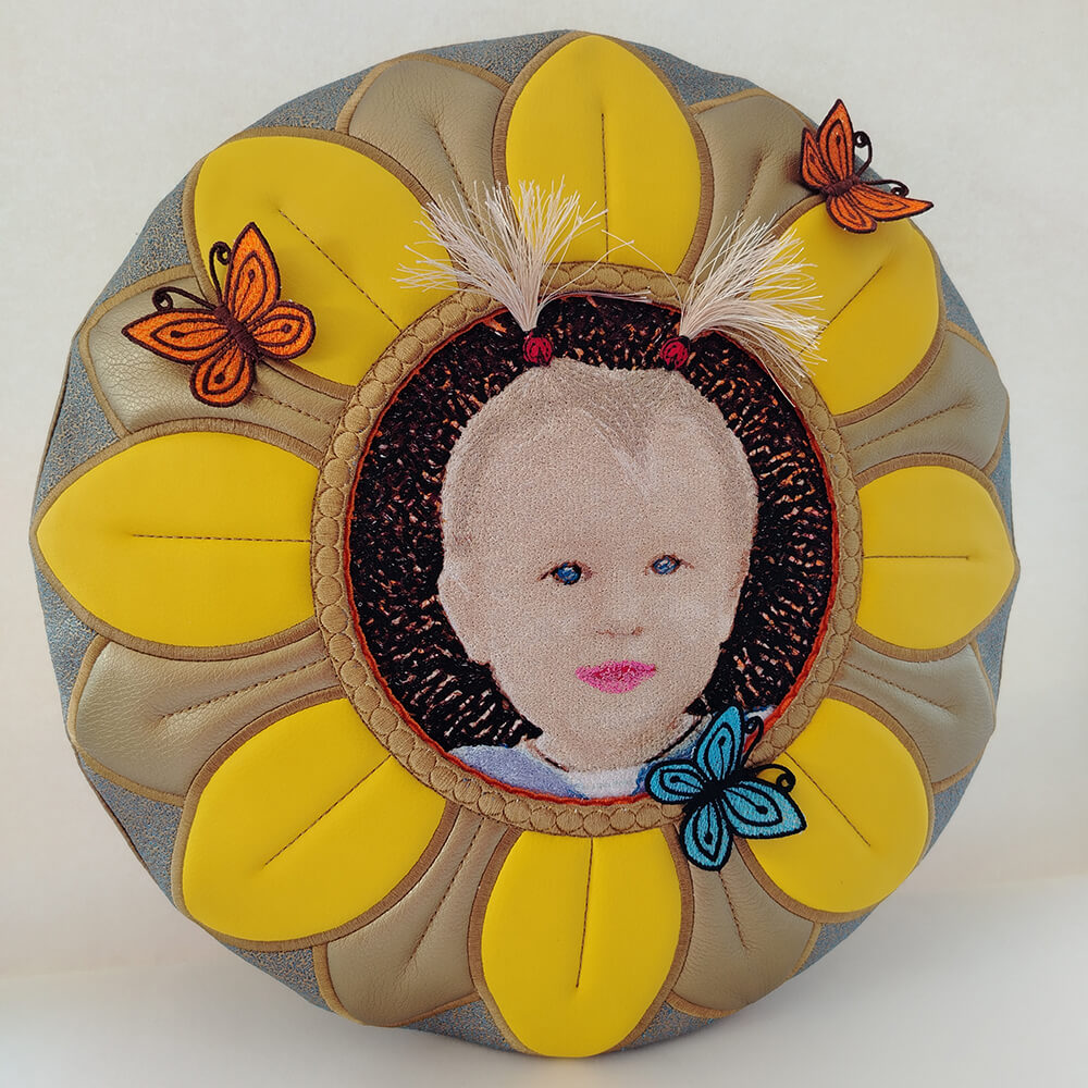 Подушка «Подсолнух с портретом»