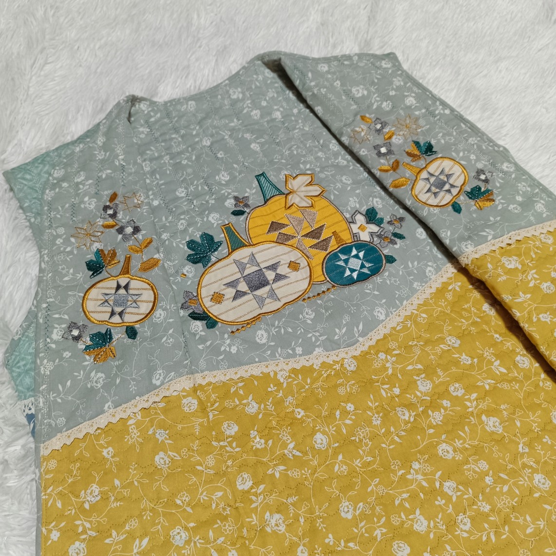 Жилет «Осень-Весна»