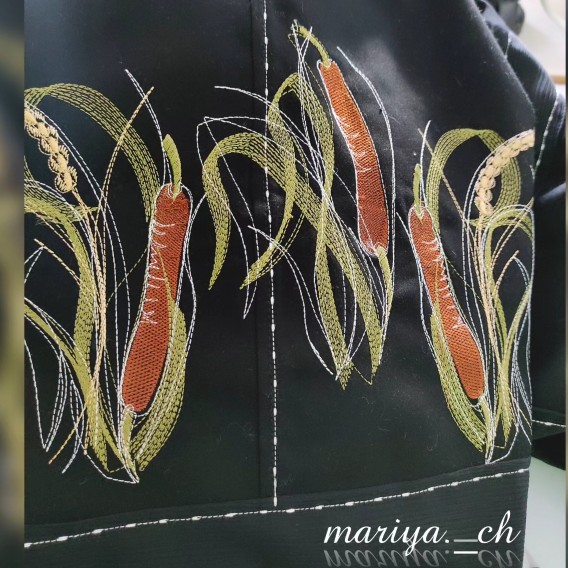 Плащ с вышивкой «Родное болото»