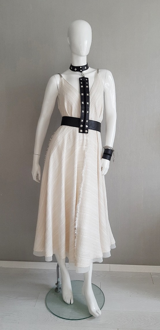 Платье с портупеей