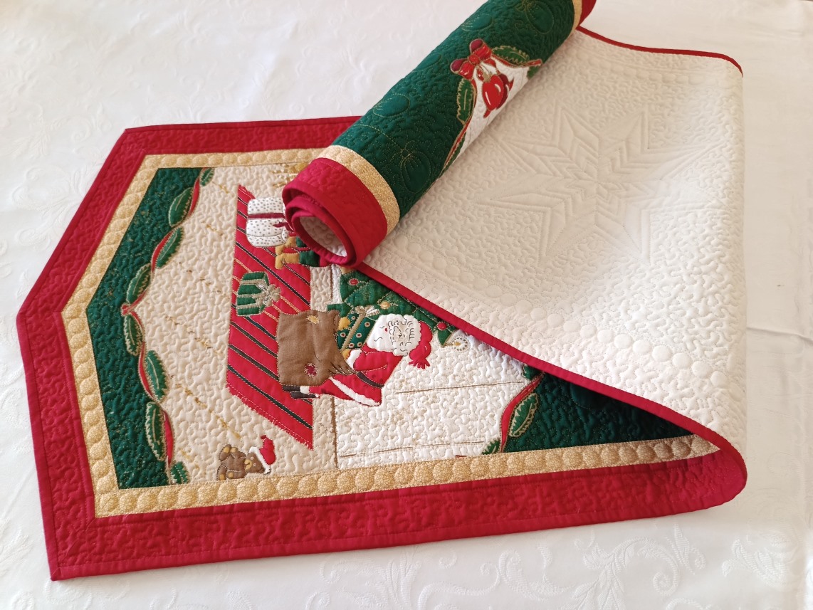 Новогодняя дорожка на стол «Любимый праздник»