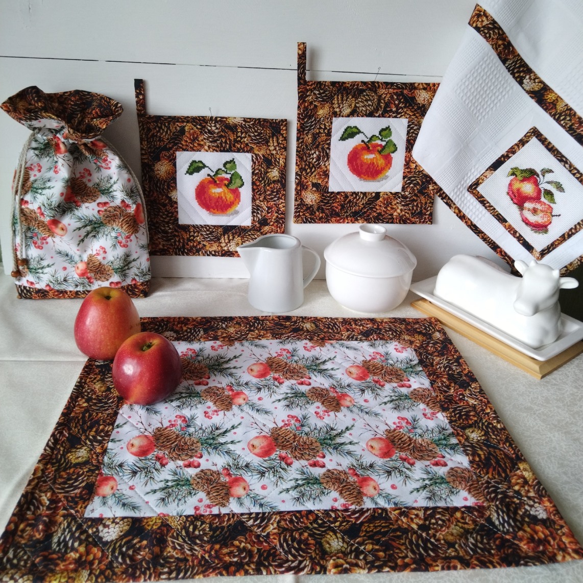 Текстильный комплект для кухни «Яблоки на снегу»