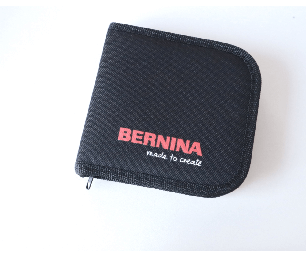 Швейный набор дорожный Bernina 025 040 50 00 в футляре на молнии