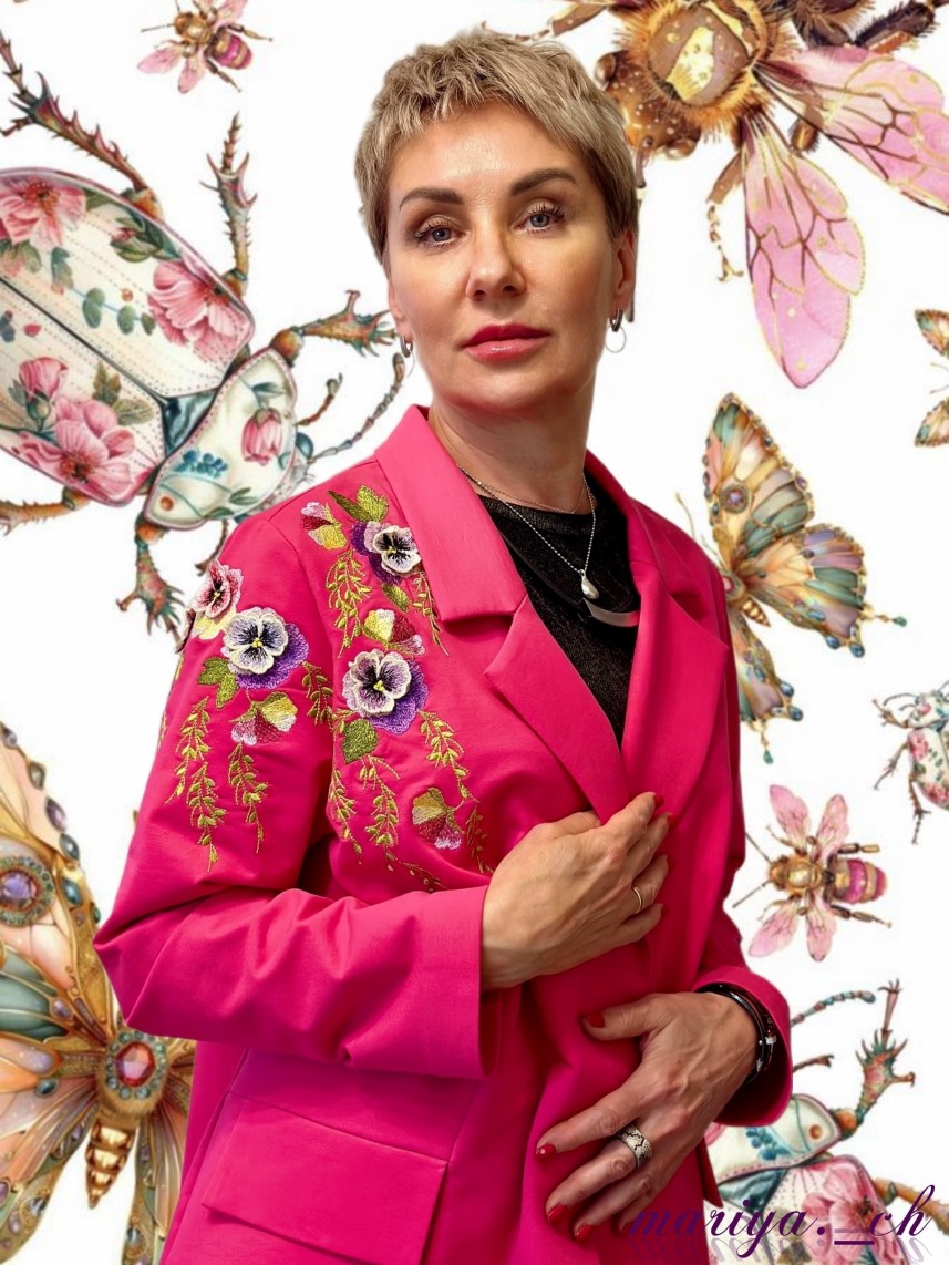 Жакет с вышивкой «Анютки для Анютки»