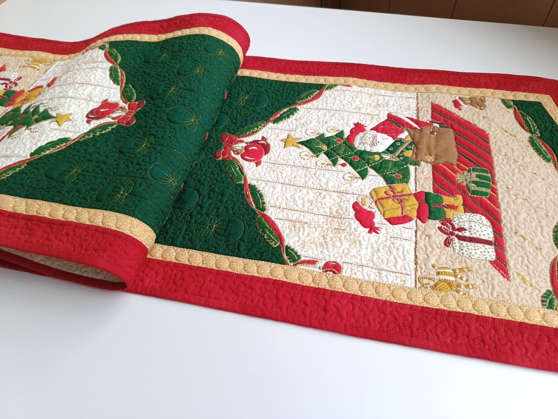 Новогодняя дорожка на стол «Любимый праздник»
