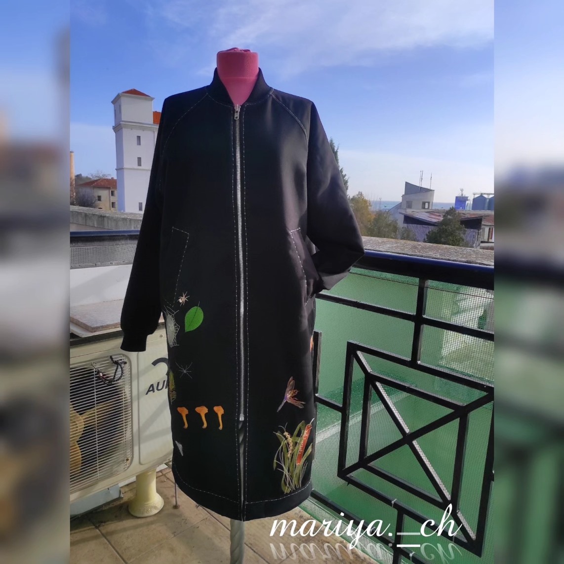 Плащ с вышивкой «Родное болото»