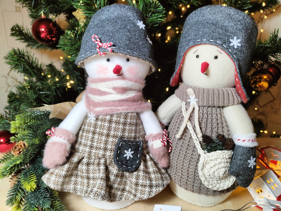 Семья снеговиков