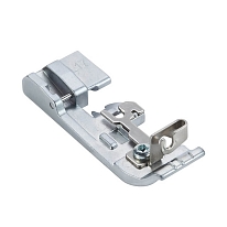 Лапка для оверлока Bernina L 850 № L17 для вшивания шнура