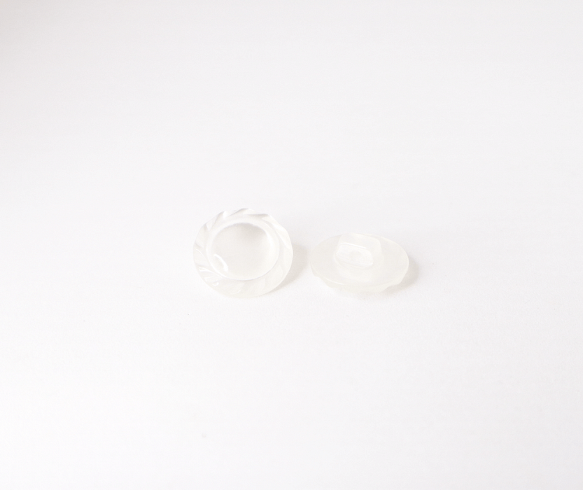 Пуговица рубашечная / блузочная пластик на ножке белый 15 мм