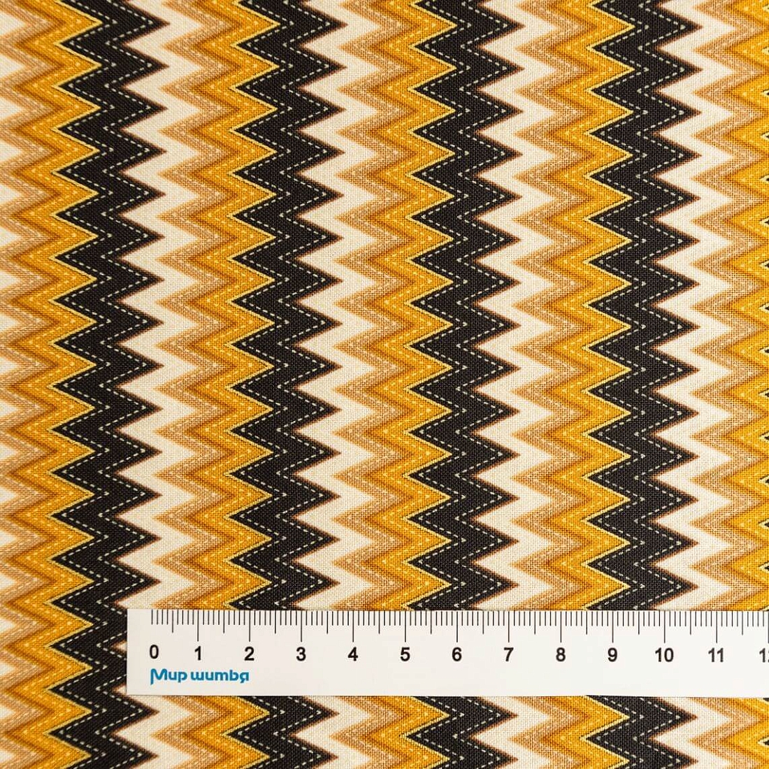 Ткань хлопок для пэчворка для одежды желтый, геометрия шеврон, Windham Fabrics (арт. 53702M-5)