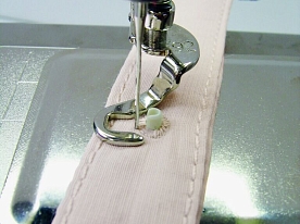 Лапка для ажурной вышивки Bernina 032 718 70 00 № 92