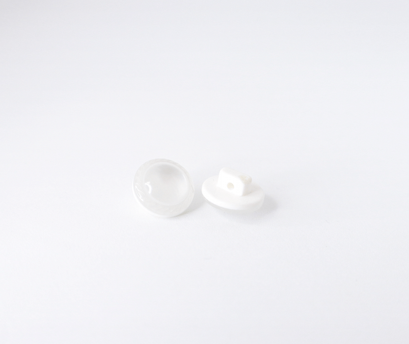 Пуговица рубашечная / блузочная пластик на ножке белый 13 мм