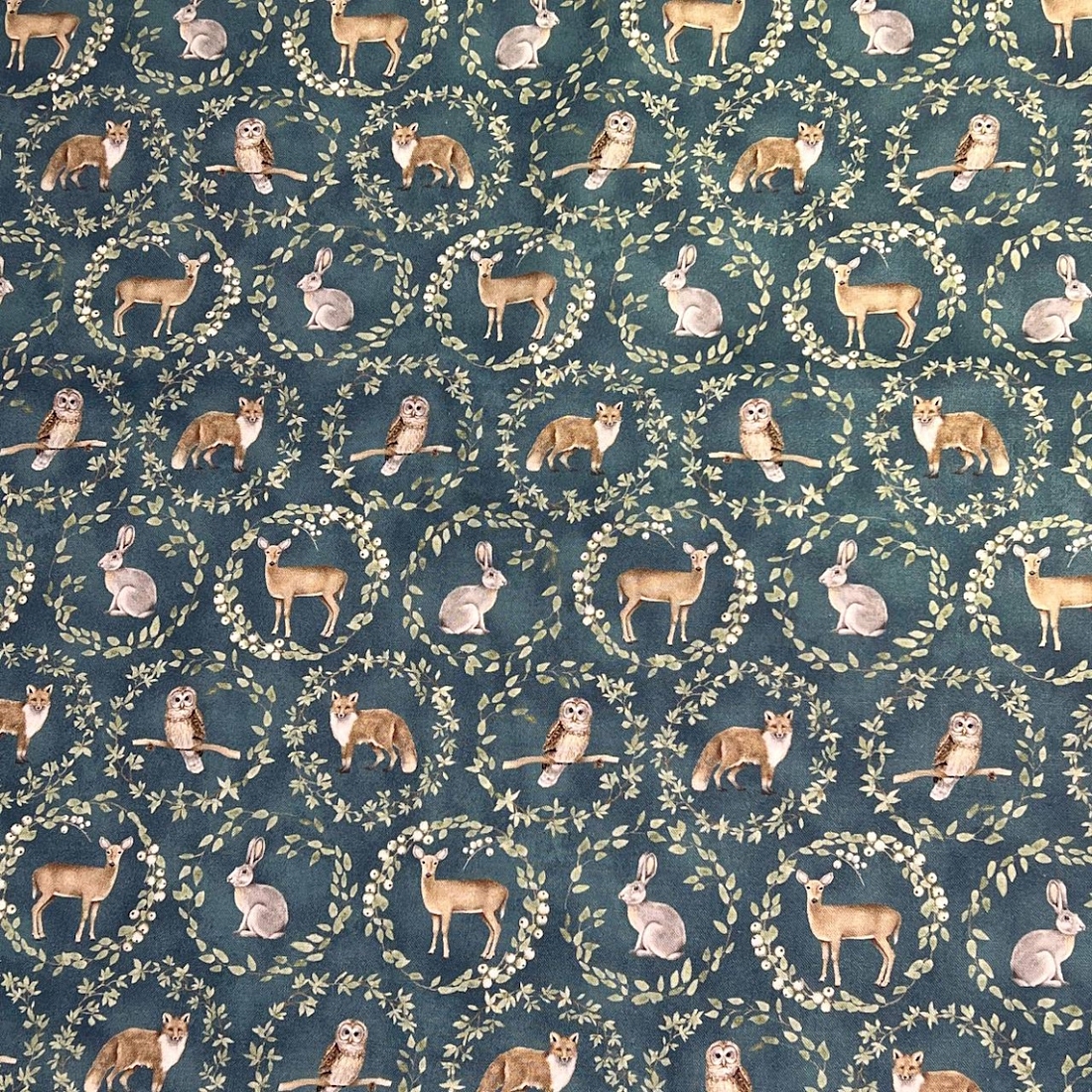 Ткань хлопок для пэчворка зеленый, животные, Blank Quilting (арт. 5416-11)