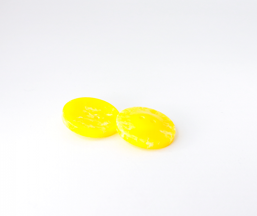 Пуговица костюмная пластиковая на ножке желтый 21 мм