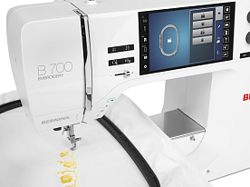 Вышивальная машина Bernina B700