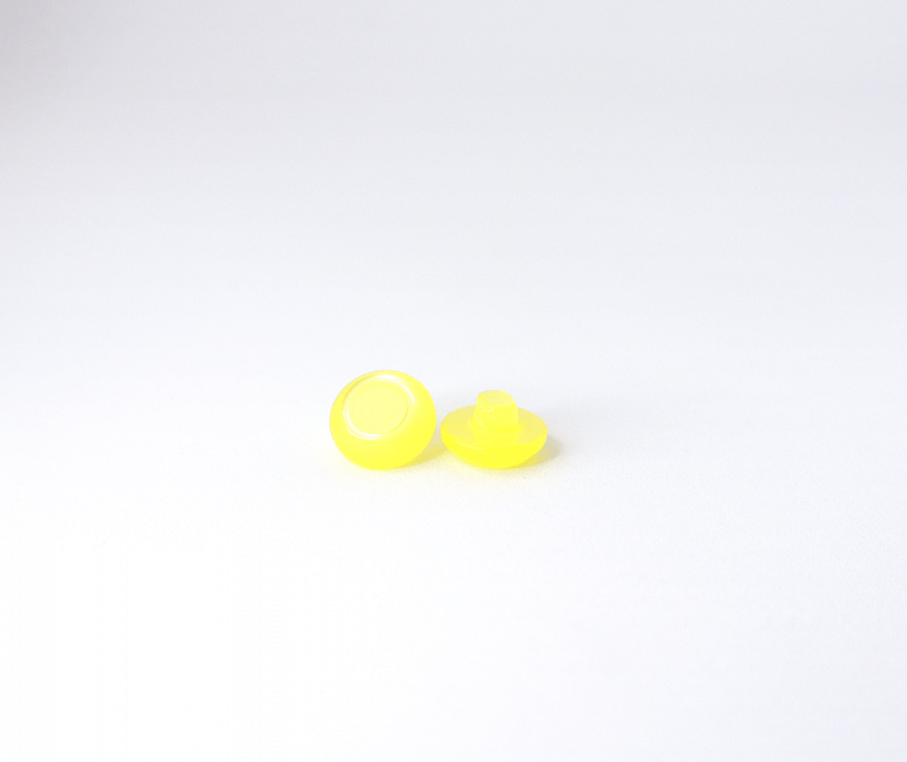 Пуговица рубашечная / блузочная пластик на ножке желтый 10 мм