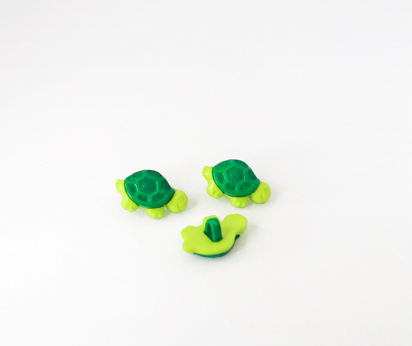 Пуговица детская Черепашка пластиковая на ножке зеленый 18 мм