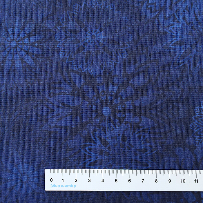 Ткань хлопок пэчворк синий, цветы, FreeSpirit (арт. PWSP016.NAVY)