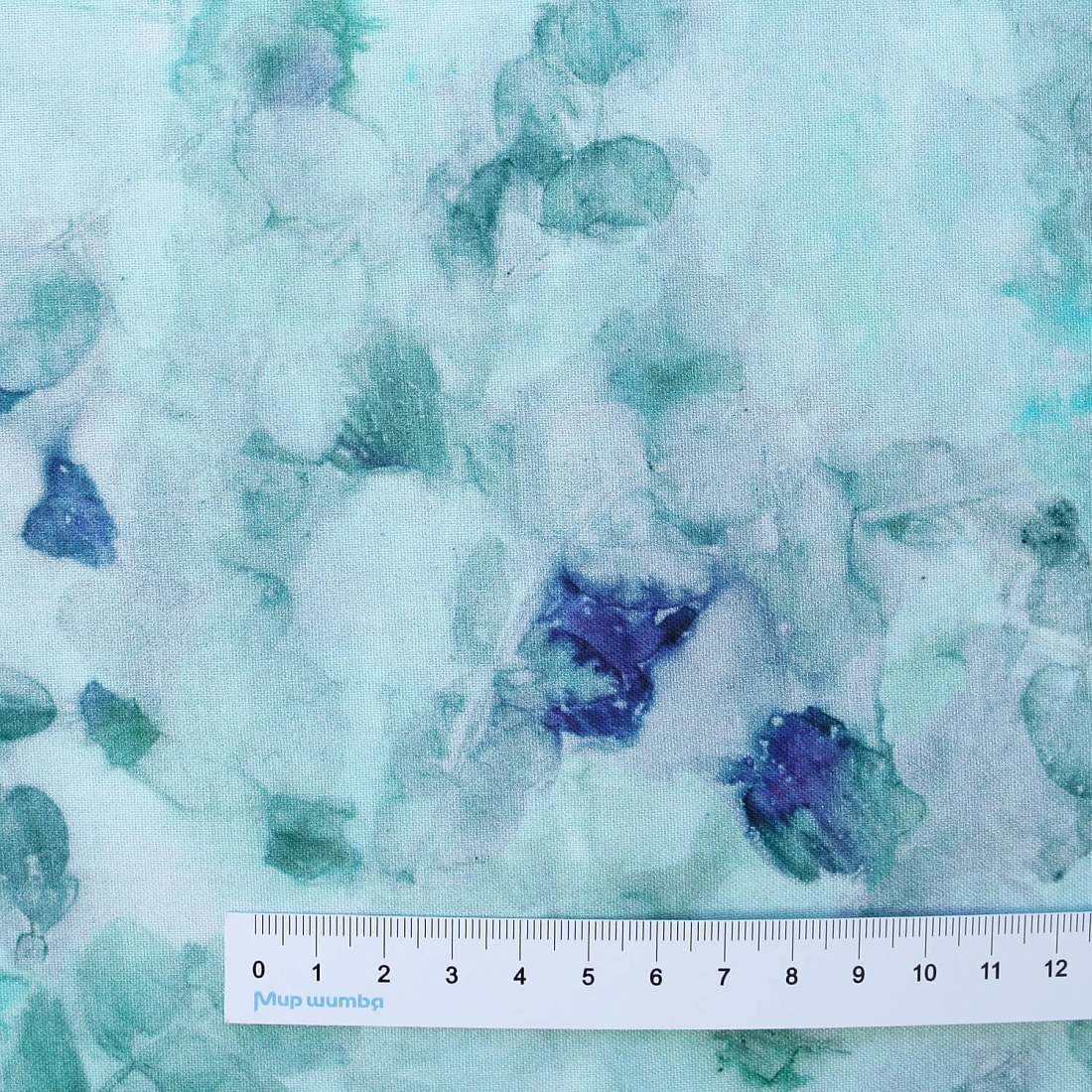 Ткань хлопок для пэчворка голубой, флора, FreeSpirit (арт. PWKA009.SEAFOAM)