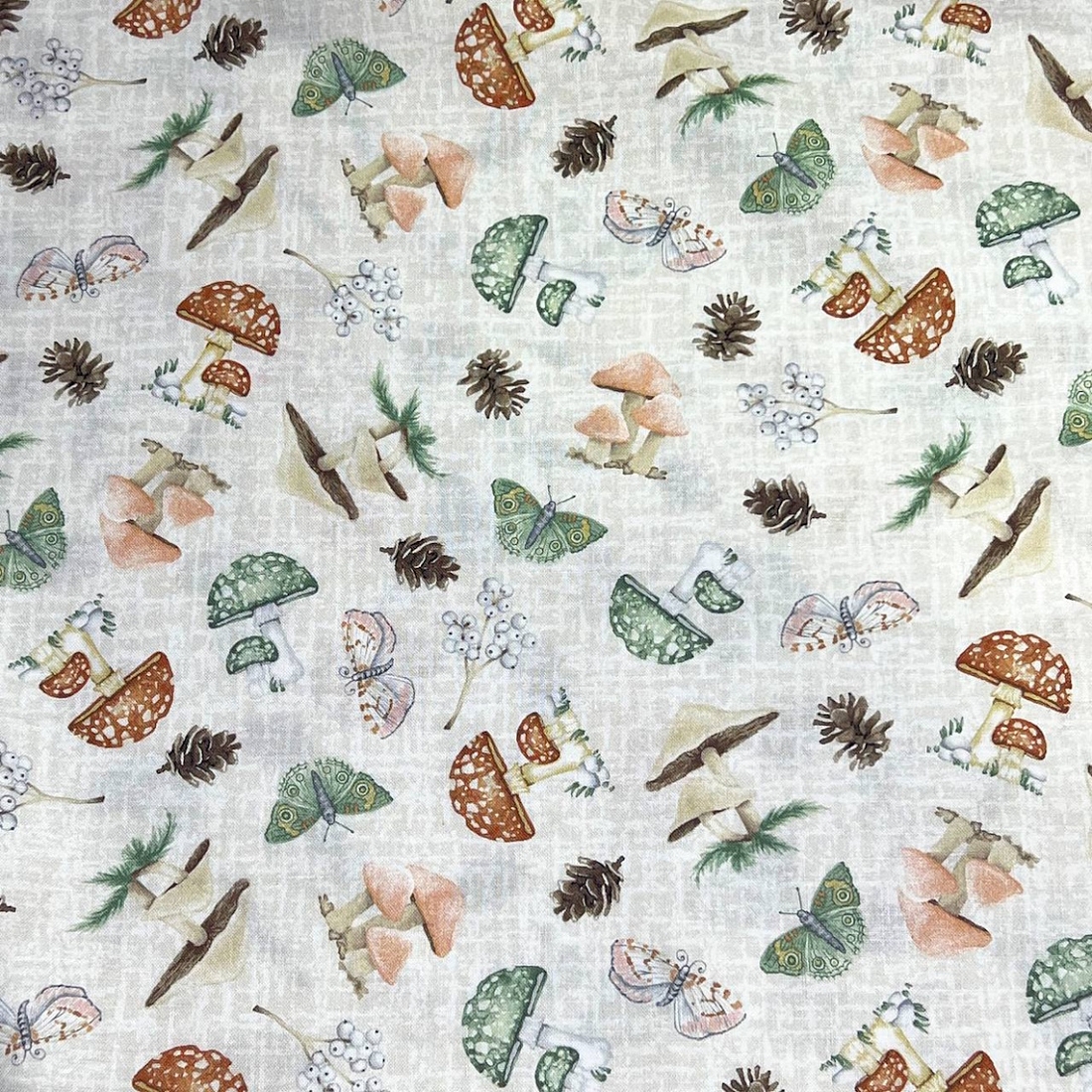 Ткань хлопок для пэчворка серый, птицы и бабочки флора, Blank Quilting (арт. 5416-11)