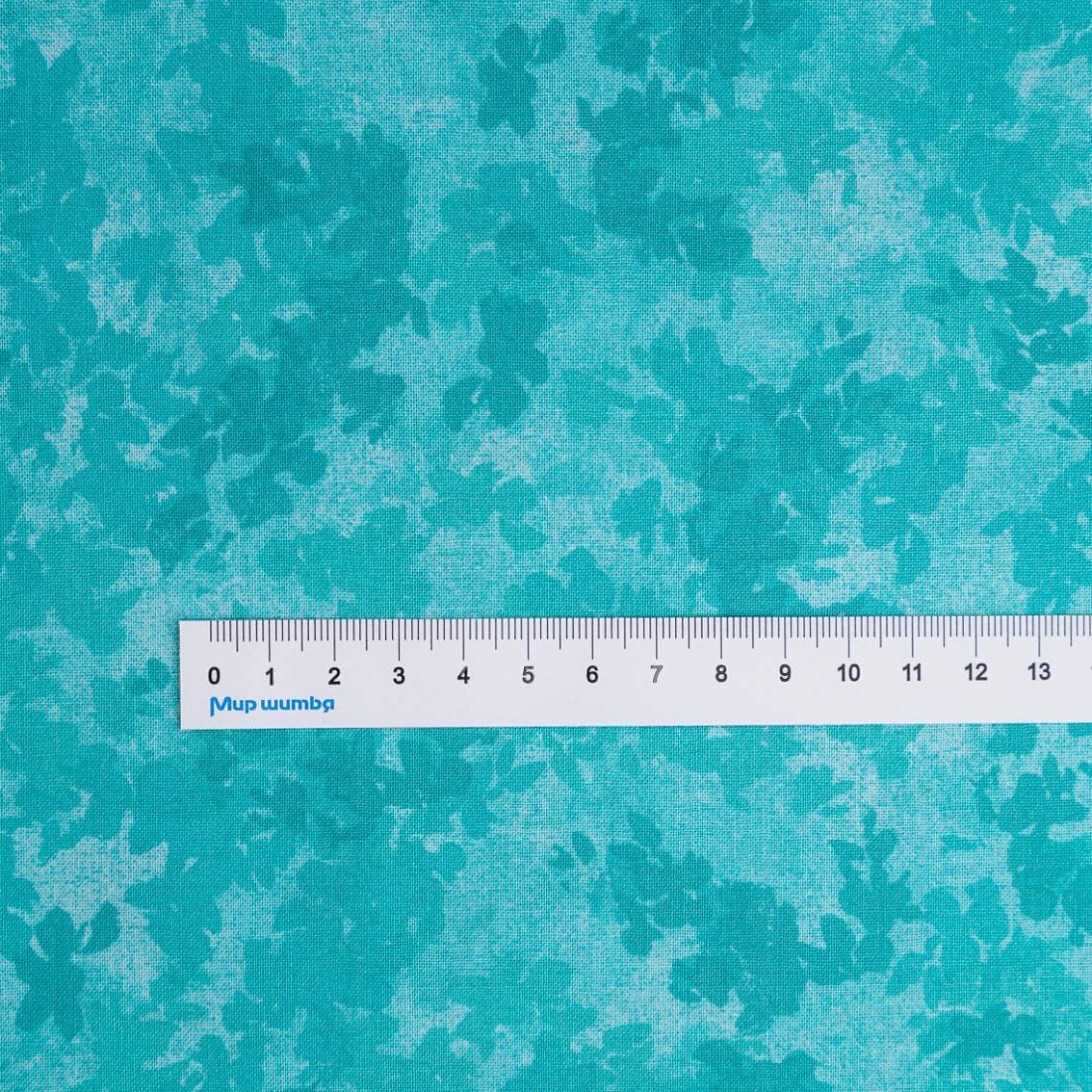 Ткань хлопок для пэчворка для одежды голубой, фактура флора, Blank Quilting (арт. 2311-70)