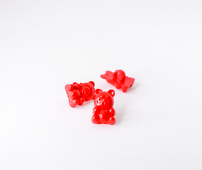 Пуговица детская Медведь пластиковая на ножке красный 15 мм
